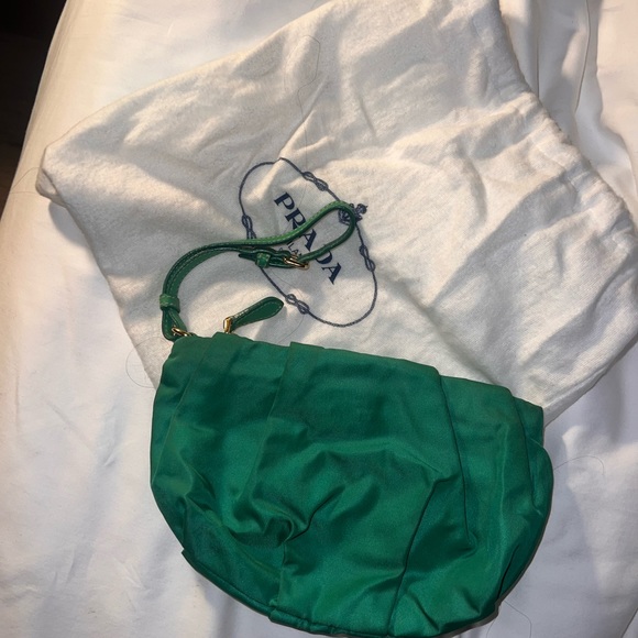 Green prada nylon bag - Picture 5 of 7